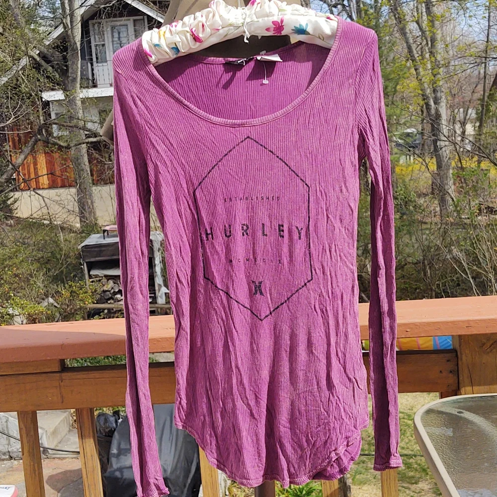 NWOT Hurley long sleeved shirt - Picture 3 of 3
